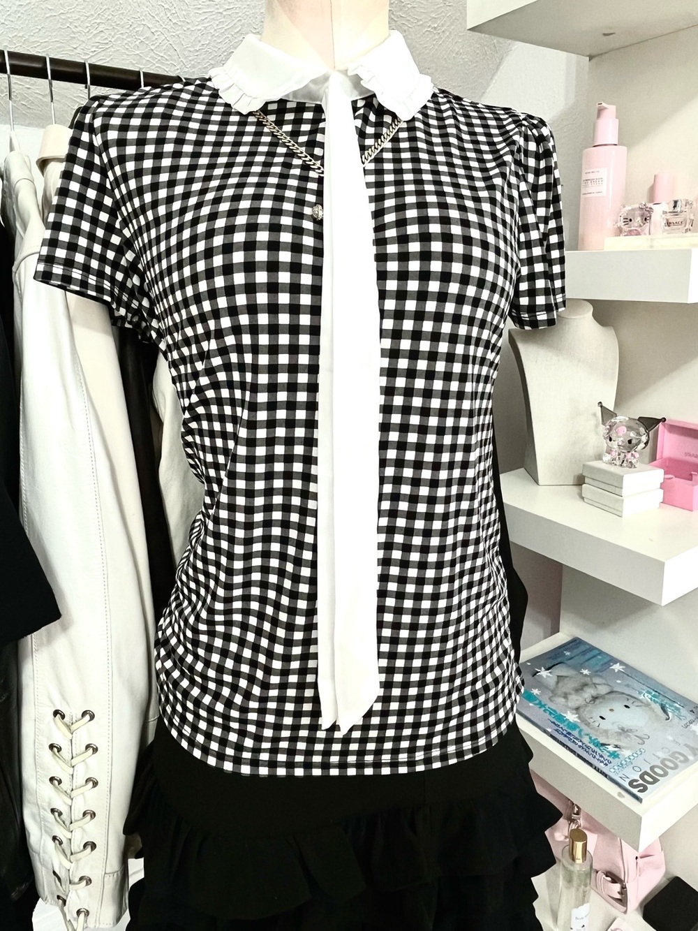 VTG Black & White Gingham Short Sleeve Top with Tie Collar
